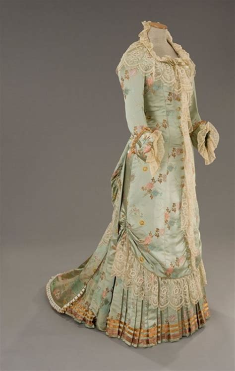 The Silk Gown Worn By Countess Olenska Michelle Pfeiffer In ‘the Age Of Innocence