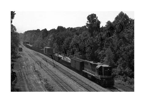 Southern Railway Diesel Locomotive 2771 And Freight 5x7