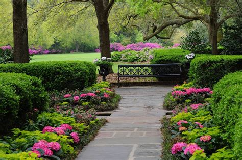 9 Most Beautiful Picture Perfect Places In Alabama To Visit During Spring Alabama Travel