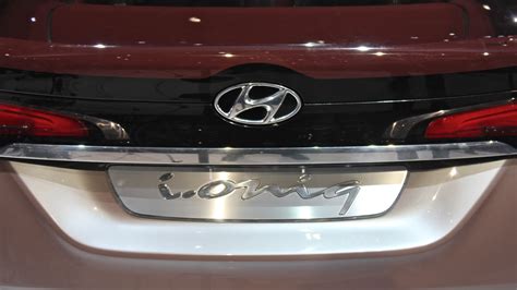Hyundai I Oniq Plug In Hybrid Coupe Concept Geneva Live Photos