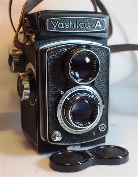 Yashica A Vintage Tlr 120 Film Camera With Lens Cap Exc Yashica