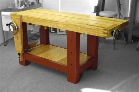 Last winter i wrote about the quest for a proper workbench. Do It Yourself Shed Construction: Split Top Roubo Workbench Wooden Plans