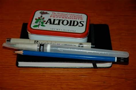 Altoids Tin Pocket Sized Watercolor Box In 2020 Altoids Tins Paint