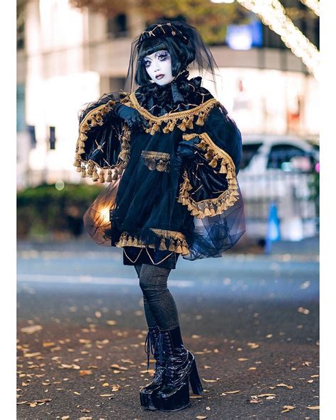 Tokyo Fashion Japanese Shironuri Artist Minori Minori00mon On The