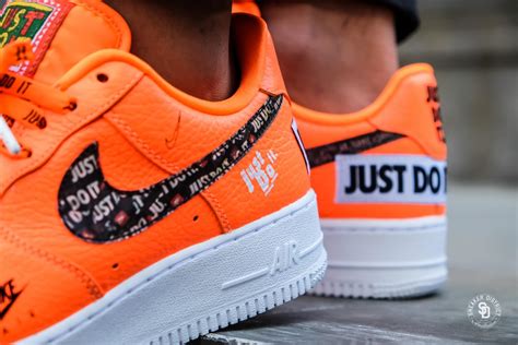 Originally released in '82 under the name 'air force' and designed by one of with the low top edition of the sneaker dropping in '83, the air force one shoes were picked up by sneakerheads for its unique look and comfy fit. Nike Air Force 1 '07 Premium Just Do It Total Orange/Black ...