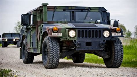 Armys First Surplus Humvee Auction Brings In 744000 Autoblog