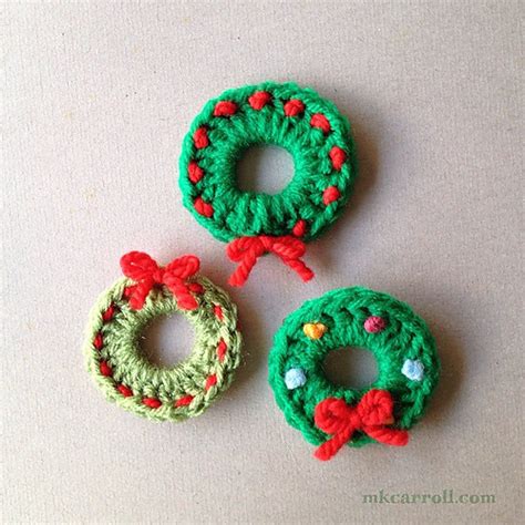 crochet patterns galore retro wreath pin