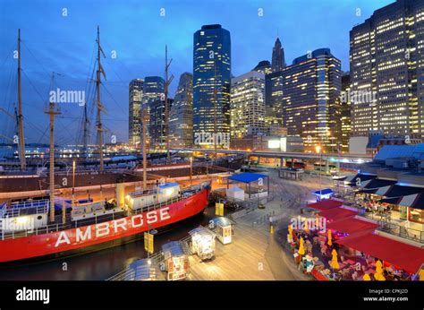 The Seaport District New York Hi Res Stock Photography And Images Alamy