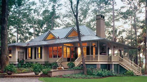 Our collection of lake house plans include many different styles and types of homes, ranging from cabins to large luxury homes. Our Best Lake House Plans for Your Vacation Home ...