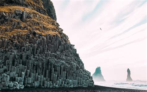 Interesting Rocks In Reynisfjara Iceland Wallpaper Download 5120x3200