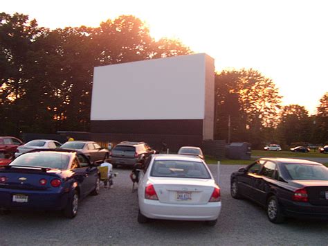 Load up the car thanks and enjoy the show! Starlite Drive-In