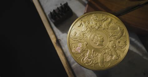 دار سك العملة البريطانية تنتج أكبر عملة ذهبية خلال تاريخها تزن 10 كيلوجرامات صحيفة الاقتصادية