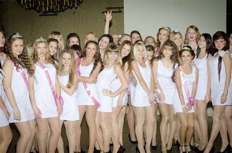 ロシアのエロ可愛すぎる女子高生たちの卒業式の写真来た！（18枚） ポッカキット