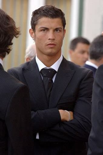 Hitta perfekta cristiano ronaldo suit bilder och redaktionellt nyhetsbildmaterial hos getty images. Cristiano Ronaldo fashion style
