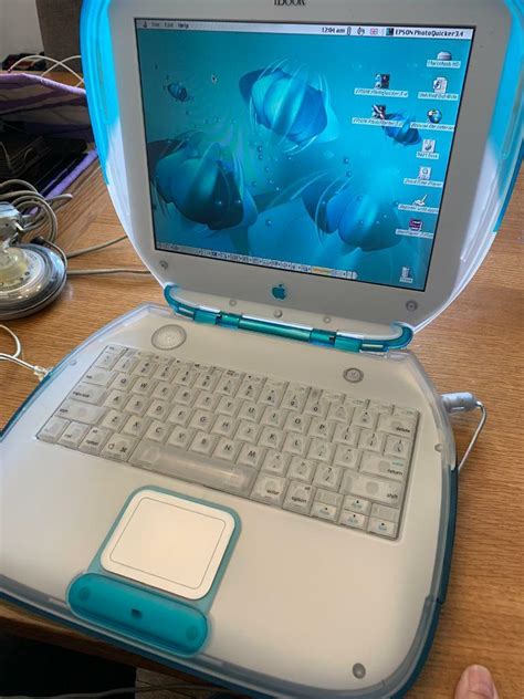 Retro Vintage Apple Ibook G3 Clamshell Blue Laptop In Victoria Park