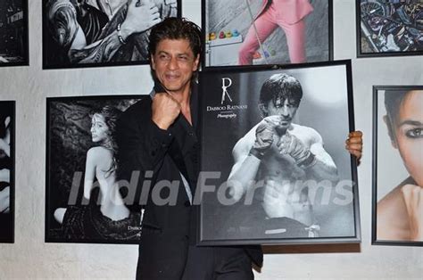 Shah Rukh Khan Poses With His Photo At Dabboo Ratnanis Calendar Launch Media