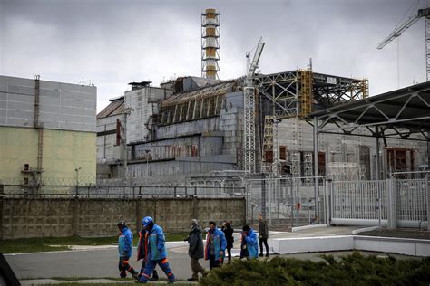 Nuclear reactions are smoldering again at chernobyl. Ucrania recuerda el accidente nuclear de Chernóbil 30 años ...