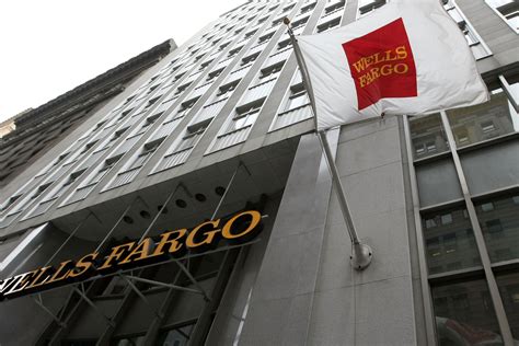 Wells Fargo Settles For 2 64m In Employee Ot Suit