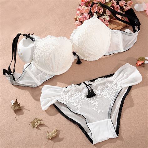 New Fashion Girl Sexy Lace Bra Set Gather Adjustable Underwear Sets For