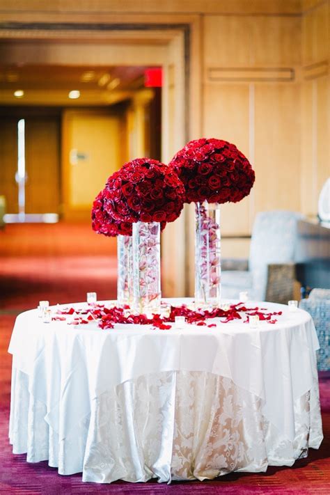 No matter the style you're looking to achieve in your wedding table arrangements, there's always a way to personalize these centerpieces to match. 10 Exotic Submerged Flower Wedding Centerpieces #19323 ...