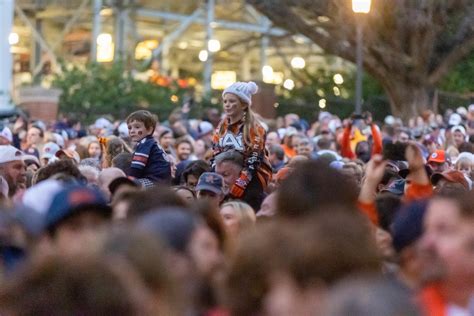 PHOTOS The Best Shots From Auburn S Tiger Walk Before The Texas A M