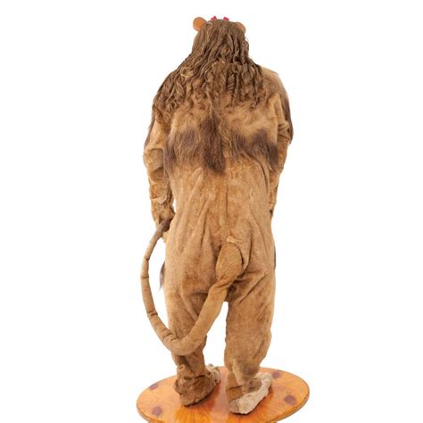 ‘wizard Of Oz Cowardly Lion Costume Fetches 3m At Auction The Bronx