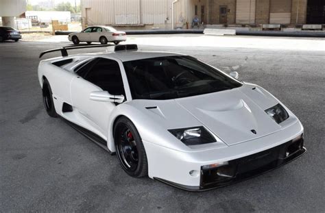 Lamborghini Diablo Gt Les Photos De Lun Des Plus Beaux Exemplaires De