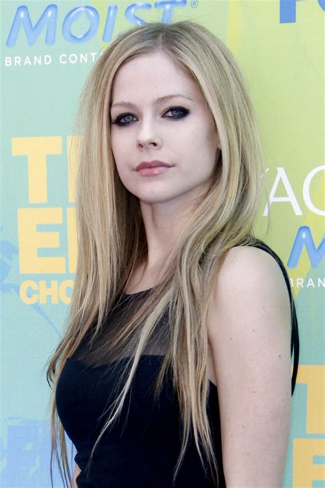 Avril Lavigne Straight Ash Blonde Hairstyle Steal Her Style