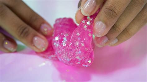 Here, we list recipes that require simple items such as shampoo, dish soap, yoghurt, and. Elmers Glue Slime Recipe Borax