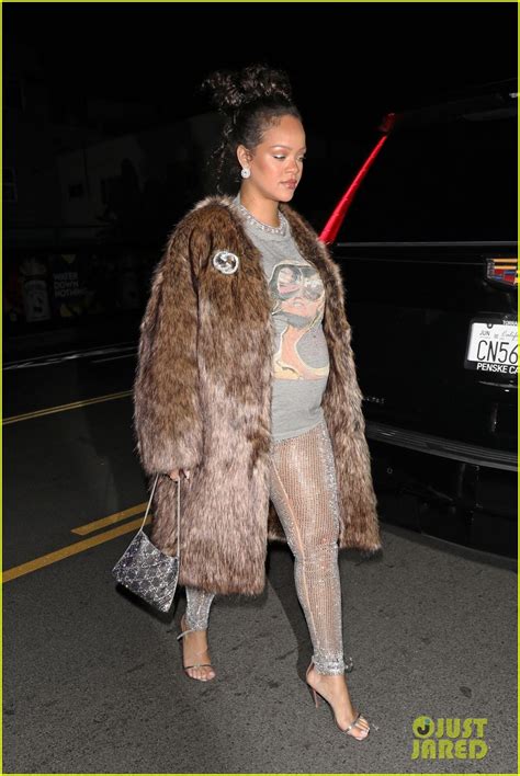 Pregnant Rihanna Rocks Fur Coat For Dinner In Santa Monica Photo