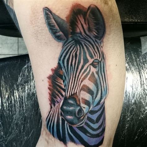 A zebra tattoo can mean a lot of things, and its meaning depends on who gets it done and how they want their words and thoughts to be translated. 20 Zebra Tattoo Ideen: Bilder und Bedeutungen | Zebra ...
