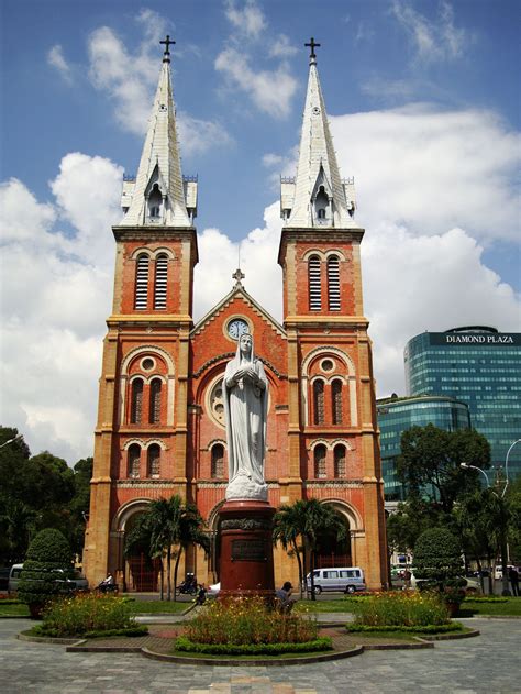 Asisbiz Vietnam Ho Chi Minh City Saigon Notre Dame Cathedral