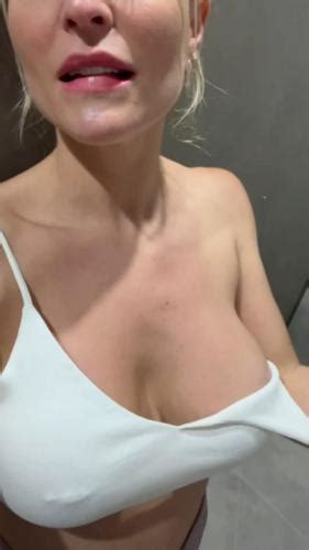Video Ks Margot Dulac Masturbation With A Black Dildo In The Gym Locker Room Forum