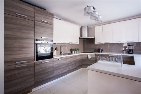 In 2019 it is more about adding pops of colour and the design aesthetics of the kitchen. 2018 Kitchen Cabinet & Countertop Trends | Kitchen Trends