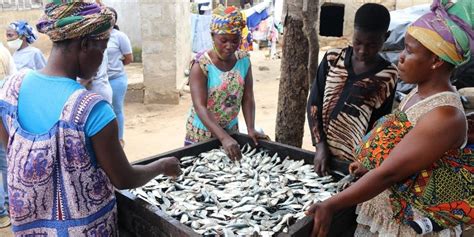 In Ghana Women Play A Key Role In Fisheries Oxfam In West Africa