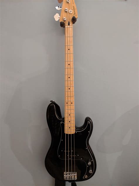 The Official Fender Player Series Bass Club Page 3