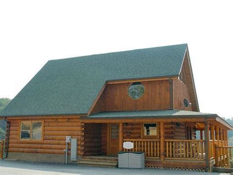 An astonishing 4 bedroom 4 bathroom cabin located in one of the top resorts in the smoky mountains. Front of Blue Skies Cabin - Picture of Bear Creek Crossing ...