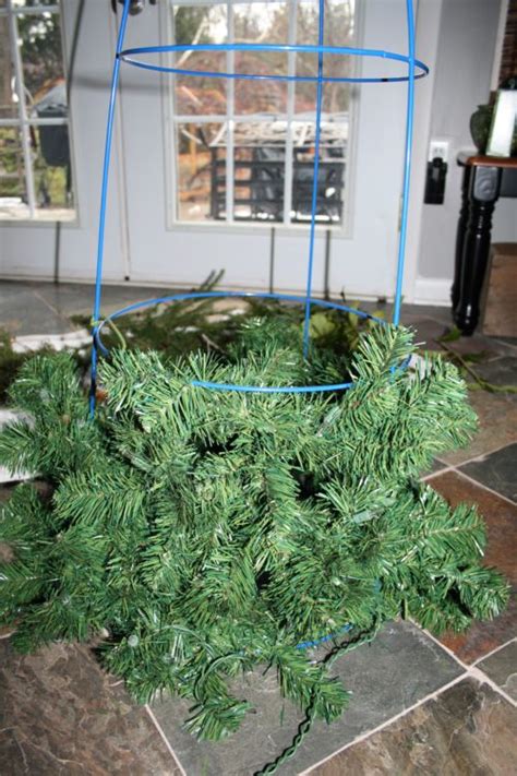 Diy Tomato Cage Christmas Tree Tutorialdiy Show Off Diy Decorating