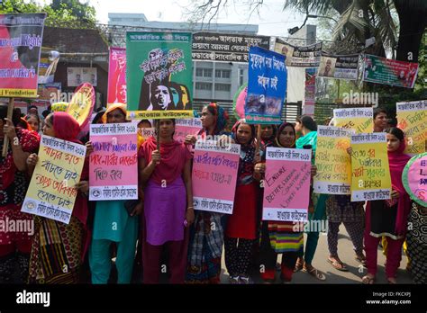 Dhaka Bangladesh 8th March 2016 Bangladeshi Activists And Garment