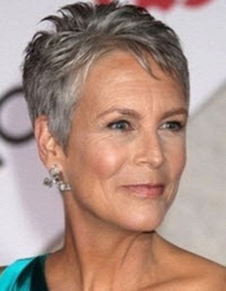 She has also starred in many popular movies over the years including freaky friday, true lies, and trading places. Hairstyles jamie lee curtis | Gray hair growing out, Grey ...