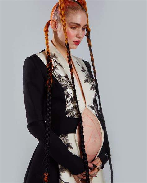 Grimes Announced She Was Pregnant Yesterday And Shes Already Redefined