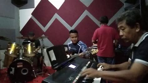 В роли jijo alfonso pareira abdullah. Angin Malam - Broery Marantika - YouTube