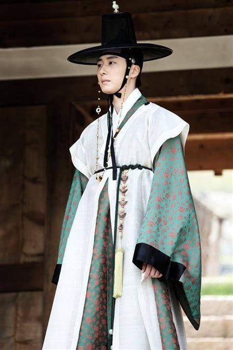 Pin By Vai Jlt On Mens Hanbok Korean Outfits Korean Traditional
