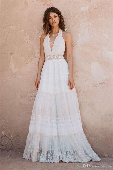 2019 Bohemian Wedding Dresses Halter Deep V Neck Luxury Embroidery