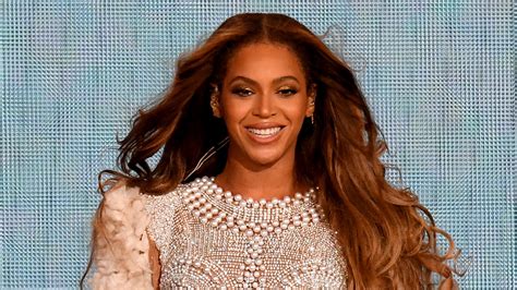 Beyonce Dazzles During Performance At Private Indian Wedding See The