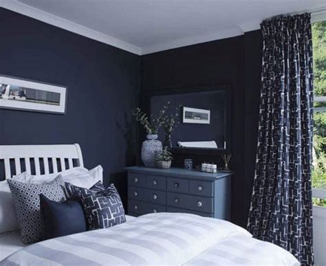 Find this pin and more on painting with benjamin moore by regina gilden. Benjamin Moore Hale Navy Paint Color Ideas - Interiors By ...