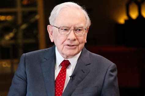 This Is Warren Buffetts Top Investment Rule Time