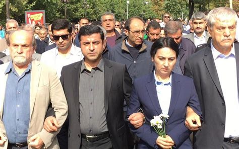 Select from premium selahattin demirtaş of the highest quality. O fotoğraflar Psikolojik Harptir - Ertuğrul Kürkçü