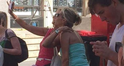 Pics Shocking People Take Selfies Drink Beer Outside Sydney Siege Site News Nation
