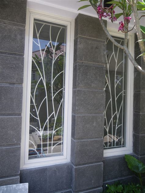 Model jendela depan, gambar jendela kayu, profil jendela minimalis, desain jendela rumah minimalis modern (minimalist design), model jendela minimalis 2019, contoh jendela rumah minimalis, profil pintu. 28 Model Kusen Jendela Minimalis Modern Terbaru 2018 ...